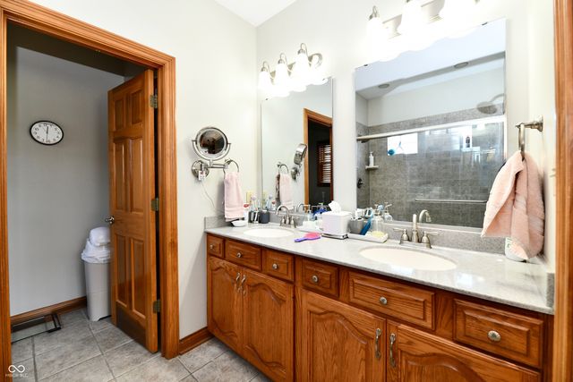 355 Connecticut Circle, Indianapolis, IN 46217