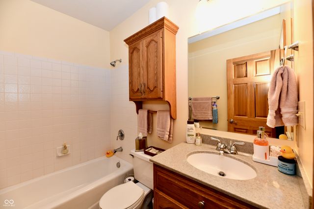 355 Connecticut Circle, Indianapolis, IN 46217