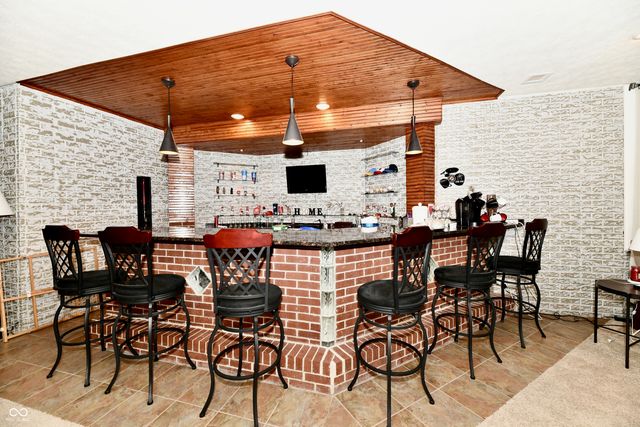 355 Connecticut Circle, Indianapolis, IN 46217