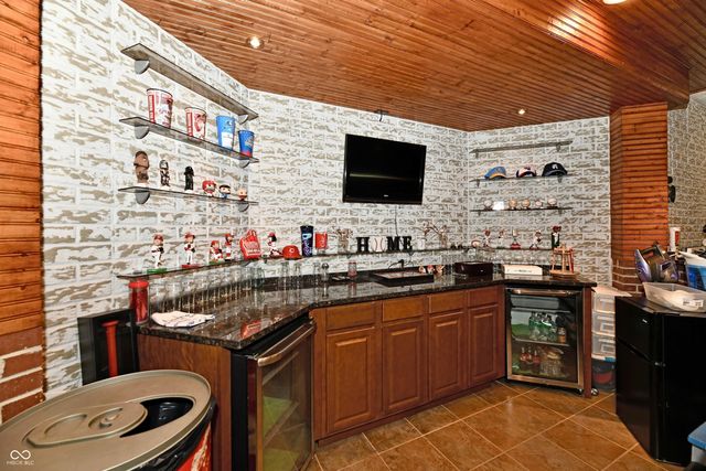 355 Connecticut Circle, Indianapolis, IN 46217
