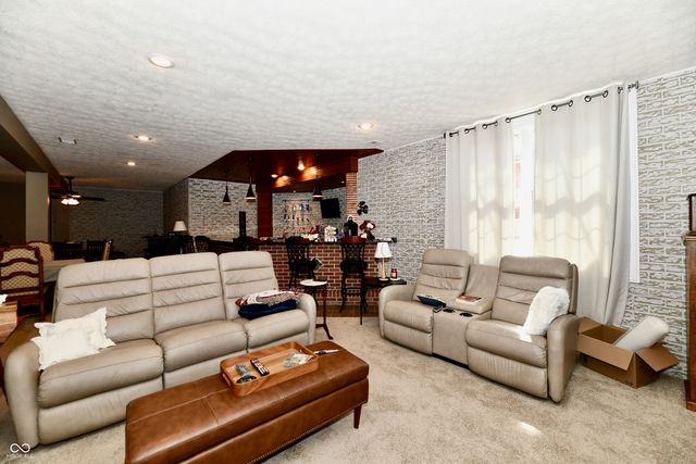 355 Connecticut Circle, Indianapolis, IN 46217