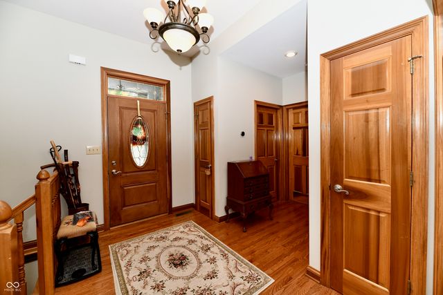 355 Connecticut Circle, Indianapolis, IN 46217