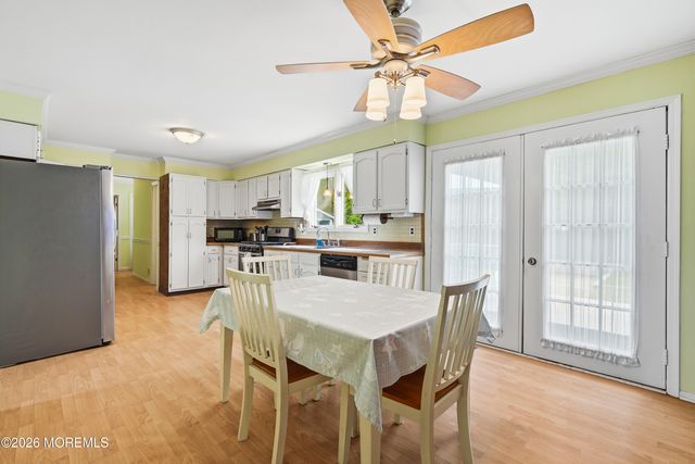 22 Kim Lane, Toms River, NJ 08755