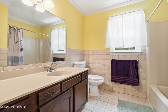 22 Kim Lane, Toms River, NJ 08755