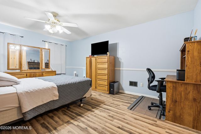 22 Kim Lane, Toms River, NJ 08755