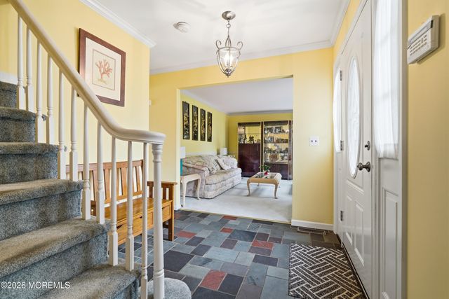 22 Kim Lane, Toms River, NJ 08755