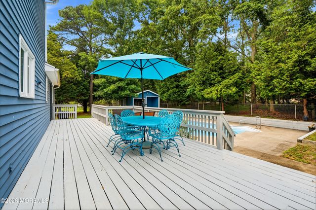 22 Kim Lane, Toms River, NJ 08755