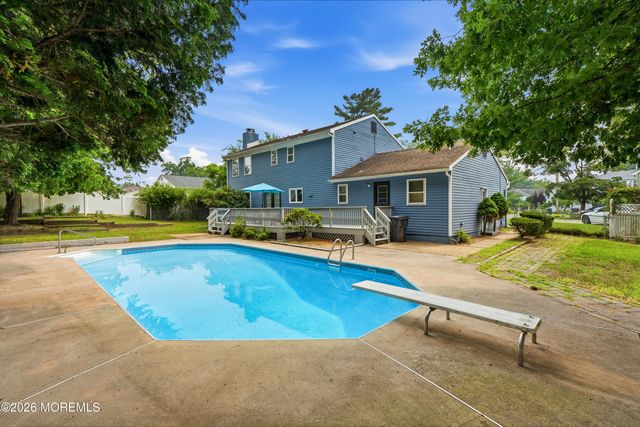 22 Kim Lane, Toms River, NJ 08755