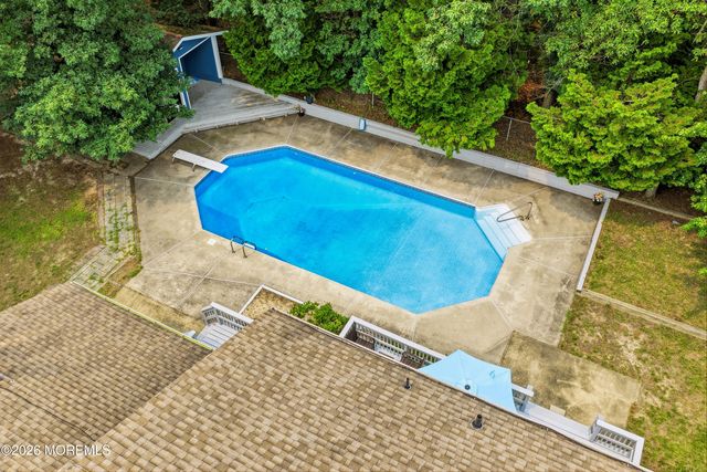 22 Kim Lane, Toms River, NJ 08755