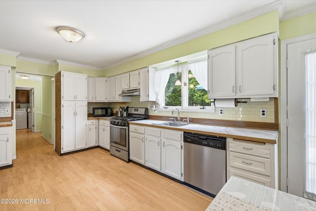 22 Kim Lane, Toms River, NJ 08755