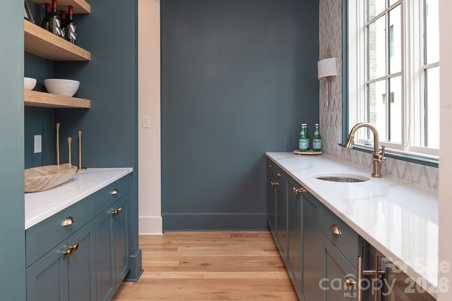1214 S Kings Drive A, Charlotte, NC 28207