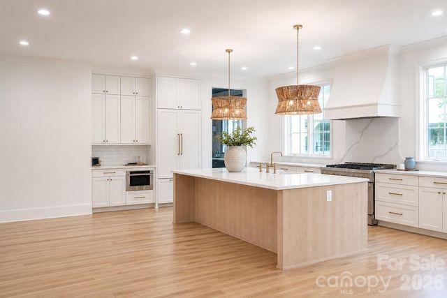 1214 S Kings Drive A, Charlotte, NC 28207