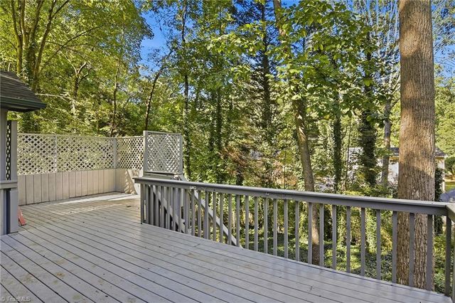 160 Carrisbrooke Lane, Winston-salem, NC 27104