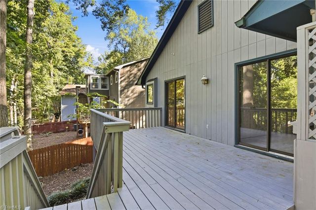 160 Carrisbrooke Lane, Winston-salem, NC 27104