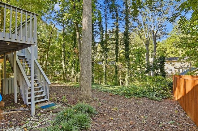 160 Carrisbrooke Lane, Winston-salem, NC 27104