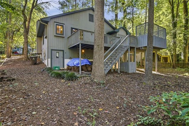 160 Carrisbrooke Lane, Winston-salem, NC 27104