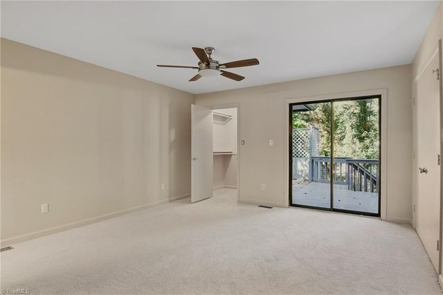 160 Carrisbrooke Lane, Winston-salem, NC 27104
