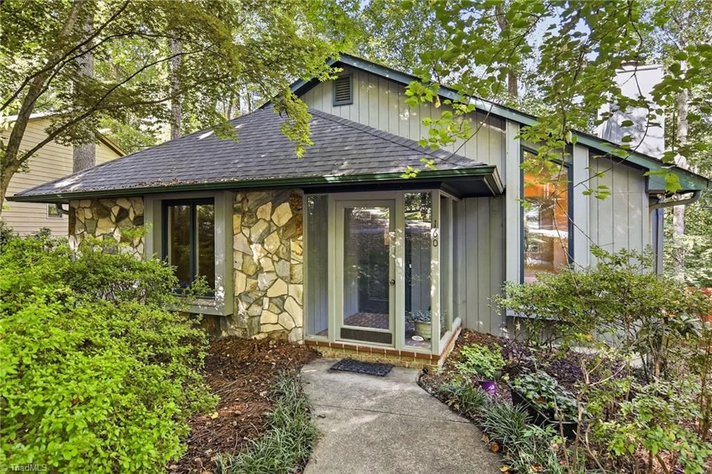 160 Carrisbrooke Lane, Winston-salem, NC 27104