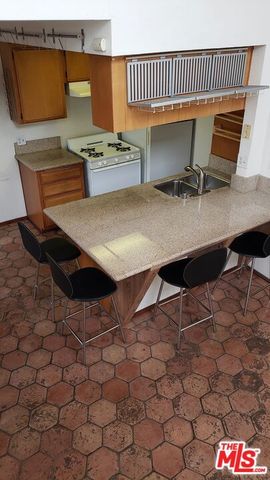 2305 Glendale Boulevard, Los Angeles, CA 90039