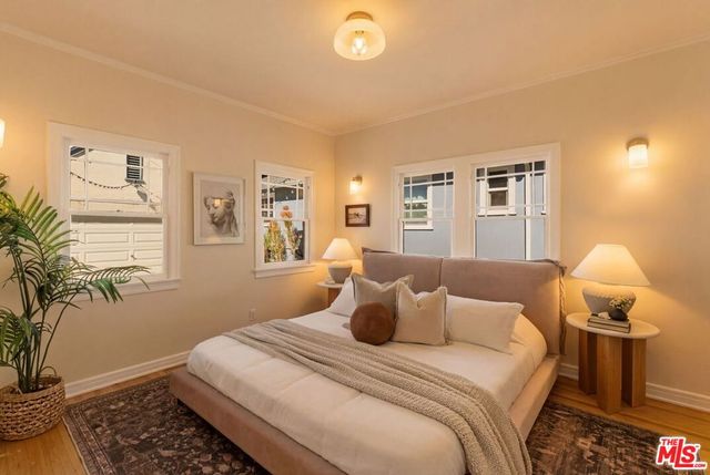 1667 N Allen Avenue, Pasadena, CA 91104