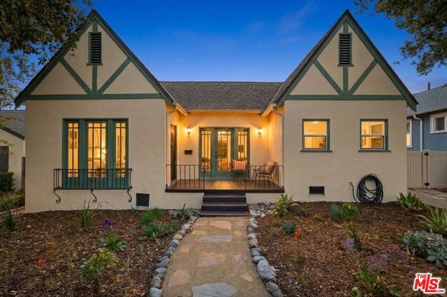 1667 N Allen Avenue, Pasadena, CA 91104