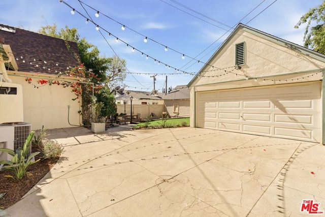 1667 N Allen Avenue, Pasadena, CA 91104