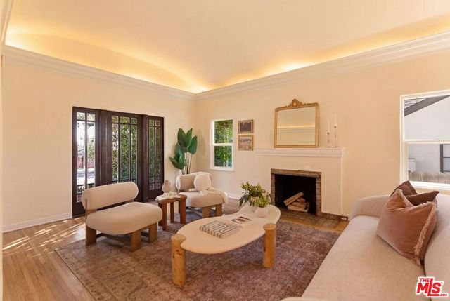 1667 N Allen Avenue, Pasadena, CA 91104