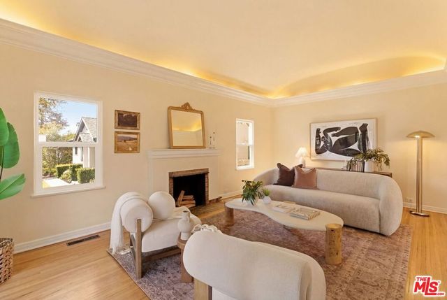 1667 N Allen Avenue, Pasadena, CA 91104