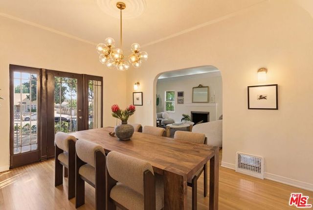 1667 N Allen Avenue, Pasadena, CA 91104