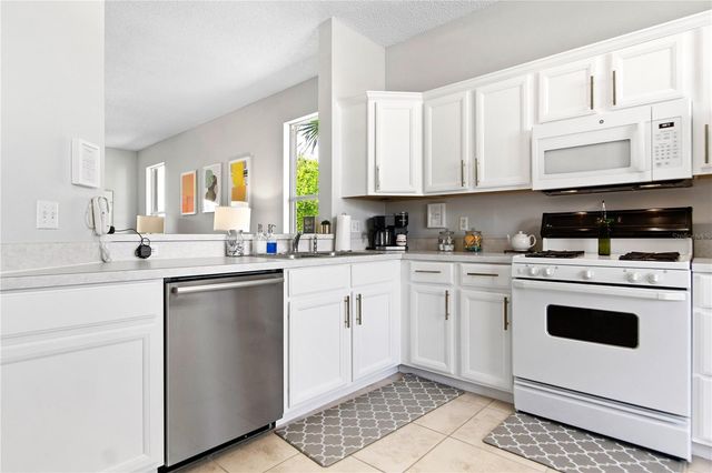 130 MARY JO LANE, Davenport, FL 33897