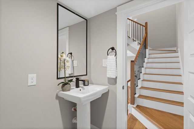 1177 W 19th Street, Houston, TX 77008