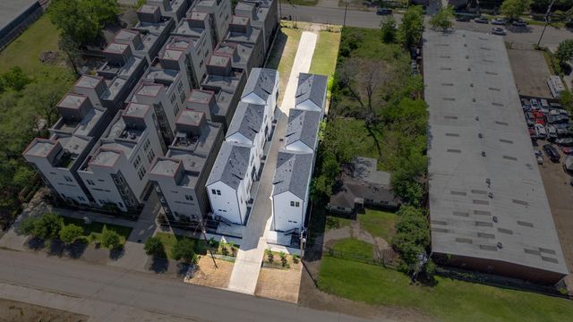 1177 W 19th Street, Houston, TX 77008