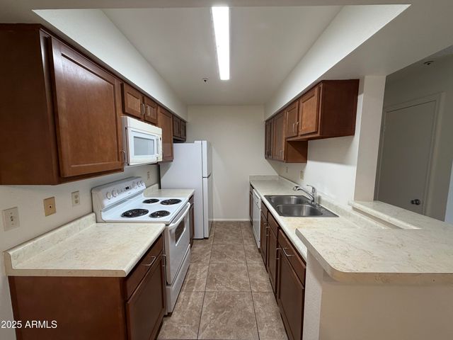 10610 S 48TH Street 1025, Phoenix, AZ 85044