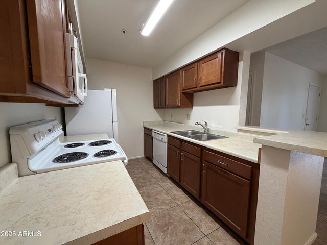 10610 S 48TH Street 1025, Phoenix, AZ 85044