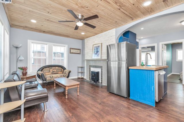 915 8th Street, Galveston, TX 77550