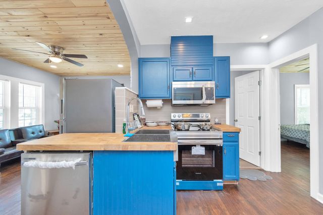 915 8th Street, Galveston, TX 77550