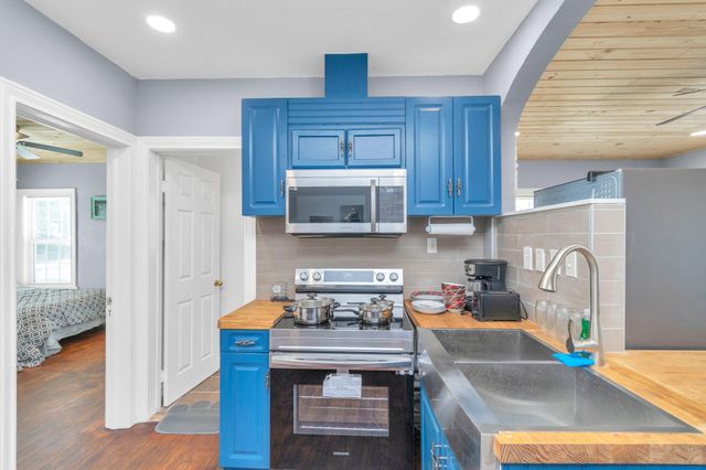 915 8th Street, Galveston, TX 77550