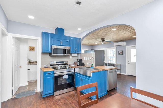 915 8th Street, Galveston, TX 77550