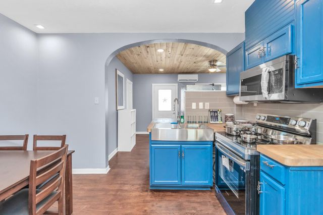 915 8th Street, Galveston, TX 77550