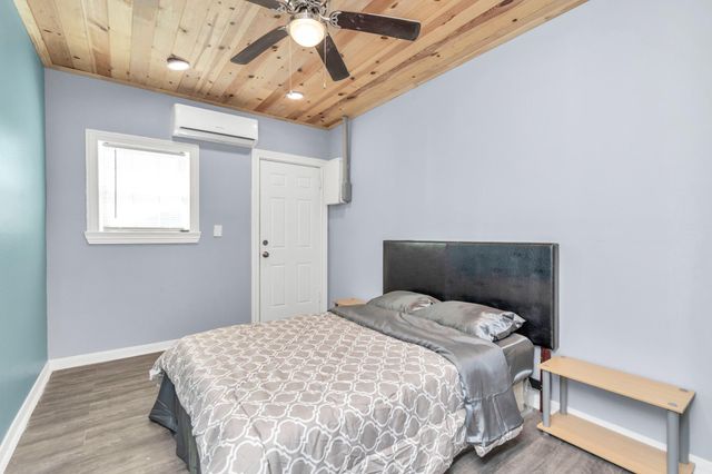 915 8th Street, Galveston, TX 77550
