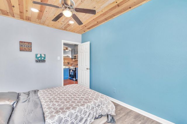 915 8th Street, Galveston, TX 77550