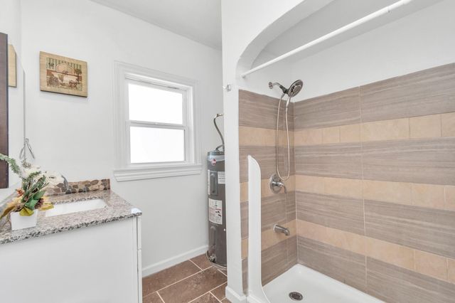 915 8th Street, Galveston, TX 77550