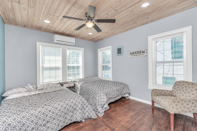 915 8th Street, Galveston, TX 77550