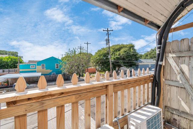 915 8th Street, Galveston, TX 77550