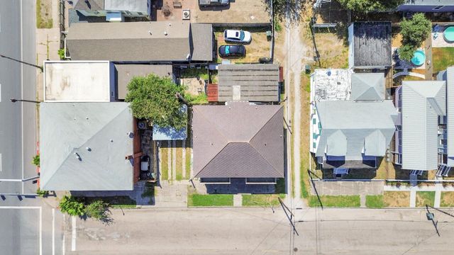 915 8th Street, Galveston, TX 77550