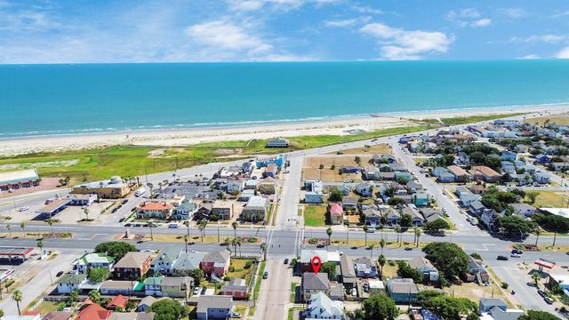 915 8th Street, Galveston, TX 77550