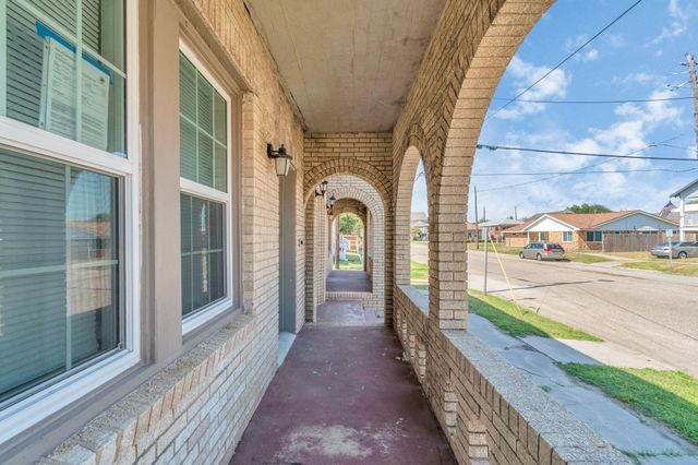 915 8th Street, Galveston, TX 77550