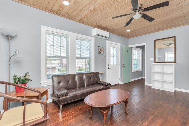 915 8th Street, Galveston, TX 77550