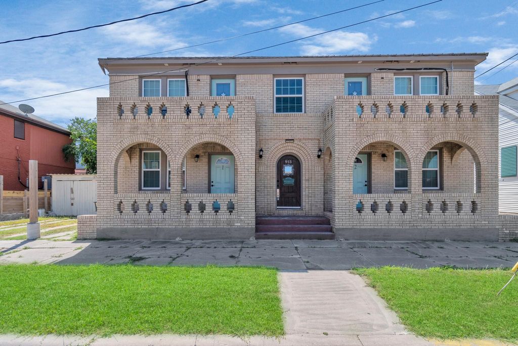 915 8th Street, Galveston, TX 77550