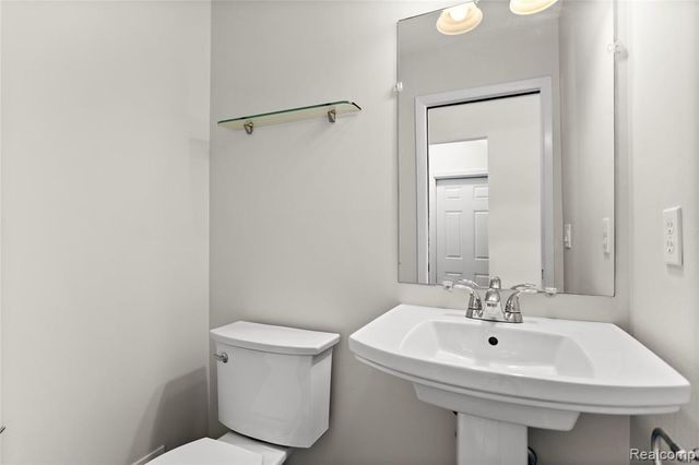 3715 Ledge Drive, Troy, MI 48084